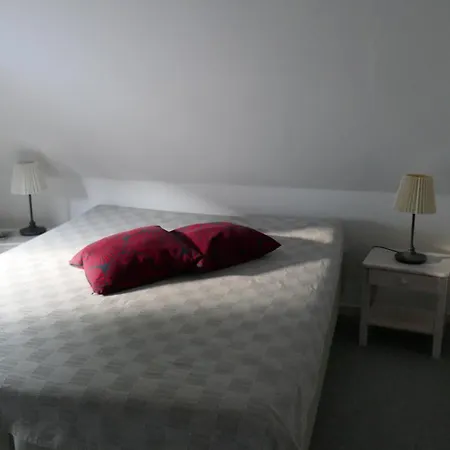 Gard Apartment *
